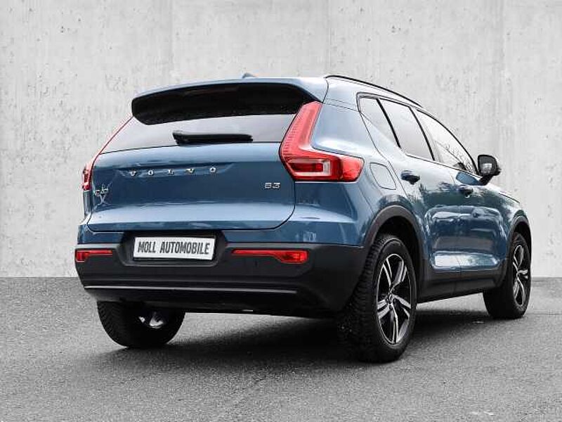 Volvo XC40 Plus Dark 2WD B3 EU6d digitales Cockpit Memory Sitze Soundsystem HarmanKardon LE