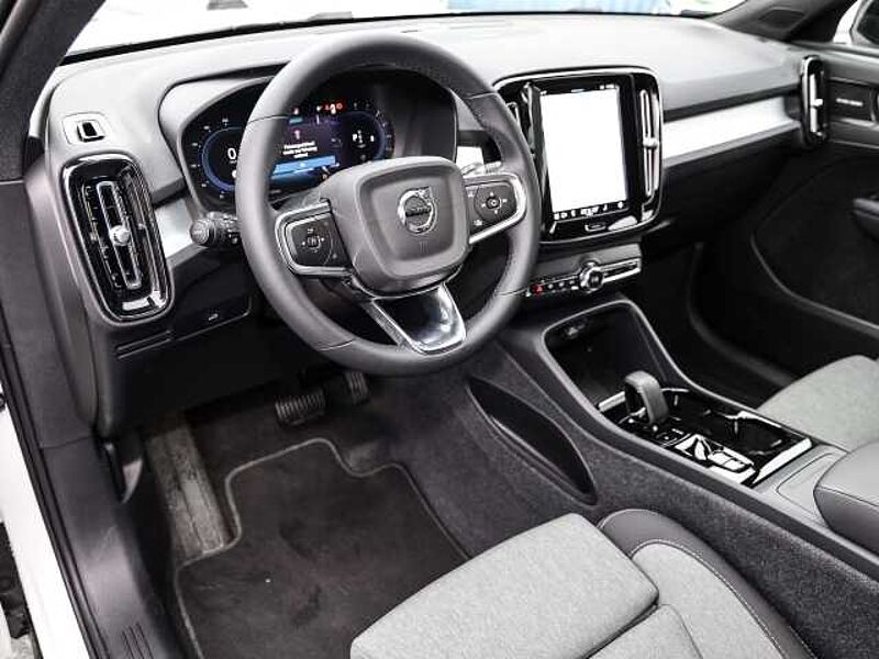 Volvo XC40 Plus Dark 2WD B3 EU6d digitales Cockpit Memory Sitze Soundsystem HarmanKardon LE