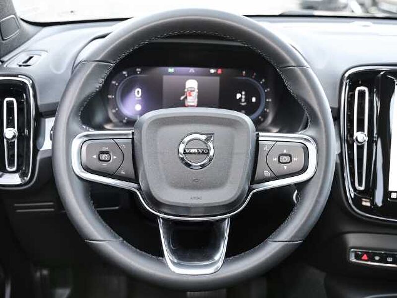 Volvo XC40 Plus Dark 2WD B3 EU6d digitales Cockpit Memory Sitze Soundsystem HarmanKardon LE