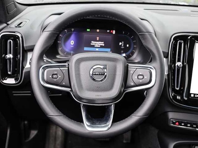 Volvo XC40 Plus Dark 2WD B3 EU6d digitales Cockpit Memory Sitze Soundsystem HarmanKardon LE