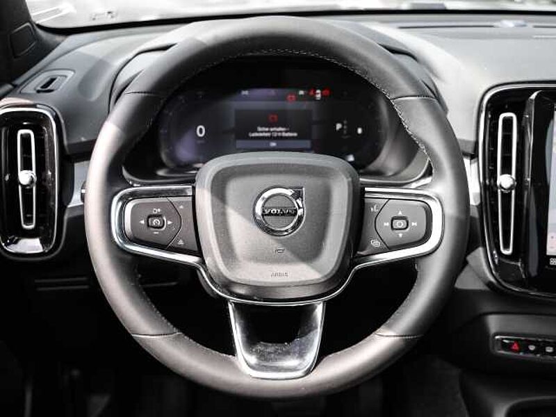 Volvo XC40 Plus Dark 2WD B3 EU6d digitales Cockpit Memory Sitze Soundsystem HarmanKardon LE