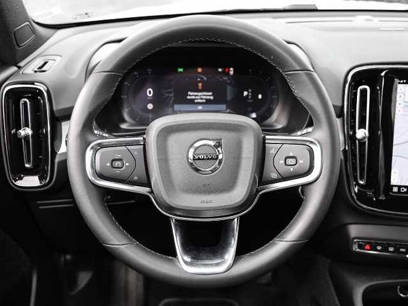 Volvo XC40 Plus Dark 2WD B3 EU6d digitales Cockpit Memory Sitze Soundsystem HarmanKardon LE