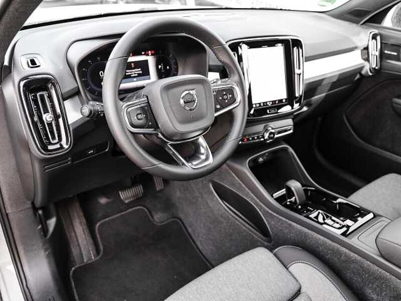 Volvo XC40 Plus Dark 2WD B3 EU6d digitales Cockpit Memory Sitze Soundsystem HarmanKardon LE