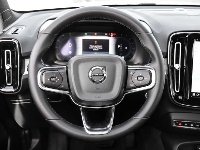 Volvo XC40 Plus Dark 2WD B3 EU6d digitales Cockpit Memory Sitze Soundsystem HarmanKardon LE