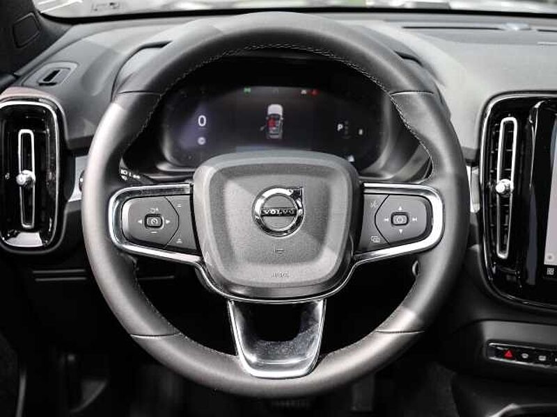 Volvo XC40 Plus Dark 2WD B3 EU6d digitales Cockpit Memory Sitze Soundsystem HarmanKardon LE