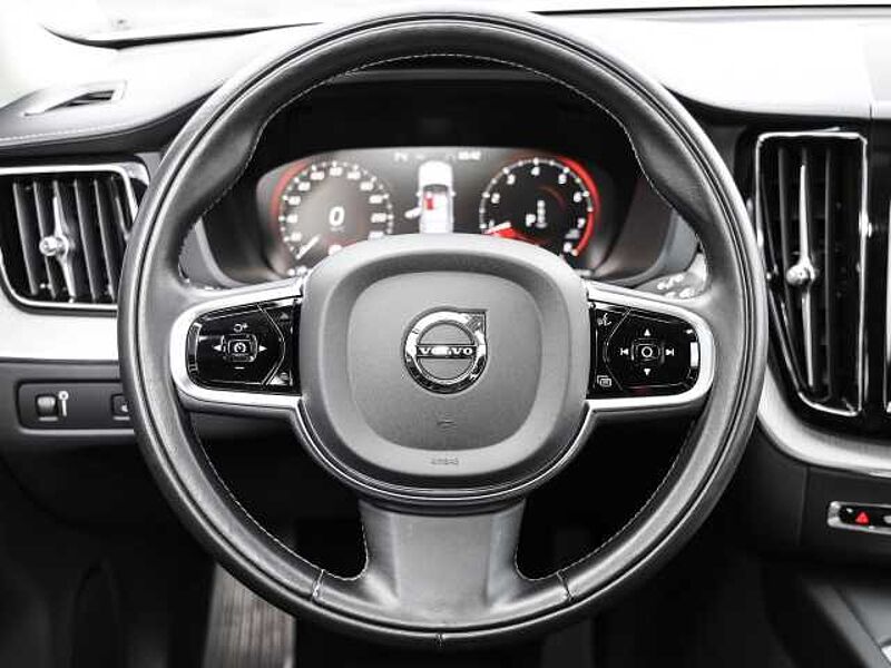 Volvo XC60 Inscription 2WD B4 Benzin EU6d Navi Leder digitales Cockpit Memory Sitze Soundsy