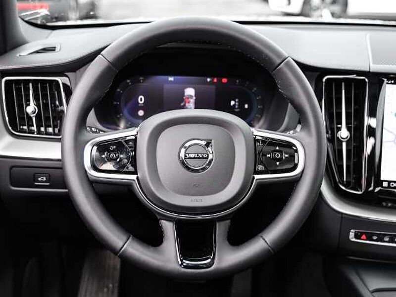 Volvo XC60 Ultimate Dark AWD B5 Benzin EU6d Allrad HUD StandHZG Leder digitales Cockpit Mem