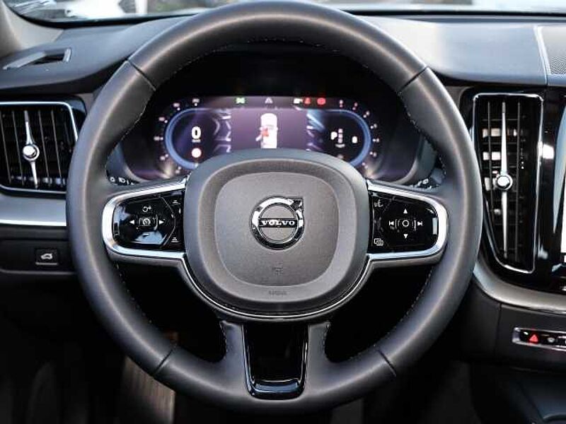 Volvo XC60 Plus Dark AWD B5 Benzin EU6d Allrad Leder digitales Cockpit Memory Sitze Soundsy