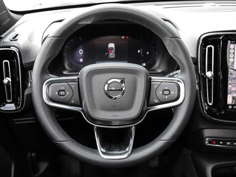 Volvo XC40 Plus Dark 2WD B4 EU6d digitales Cockpit Memory Sitze Soundsystem HarmanKardon 36