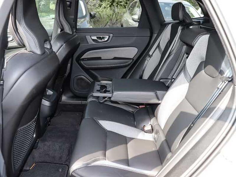 Volvo XC60 Plus Dark AWD B4 Diesel EU6d Allrad Leder digitales Cockpit Memory Sitze Soundsy