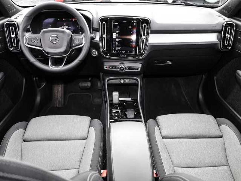 Volvo XC40 Plus Dark 2WD B3 EU6d digitales Cockpit Memory Sitze Soundsystem HarmanKardon LE