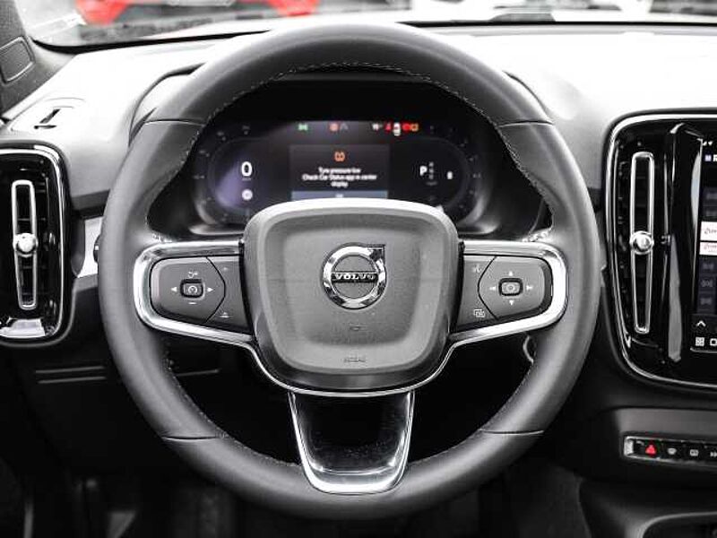 Volvo XC40 Plus Dark 2WD B3 EU6d digitales Cockpit Memory Sitze Soundsystem HarmanKardon LE