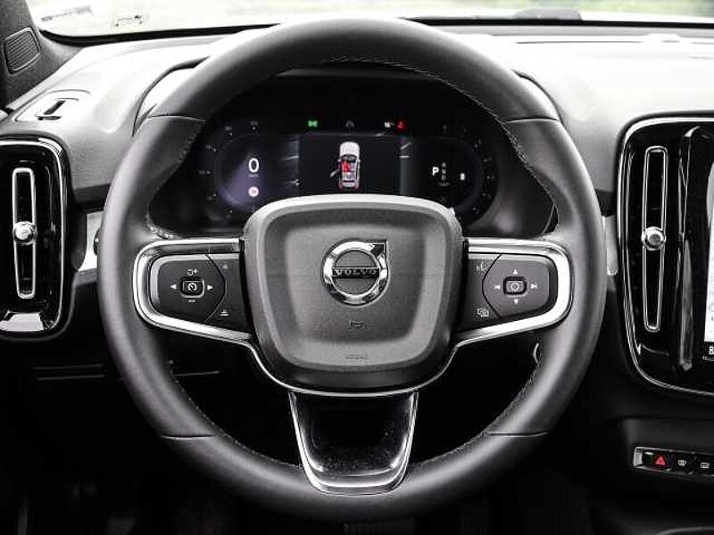 Volvo XC40 Plus Dark 2WD B3 EU6d digitales Cockpit Memory Sitze Soundsystem HarmanKardon LE