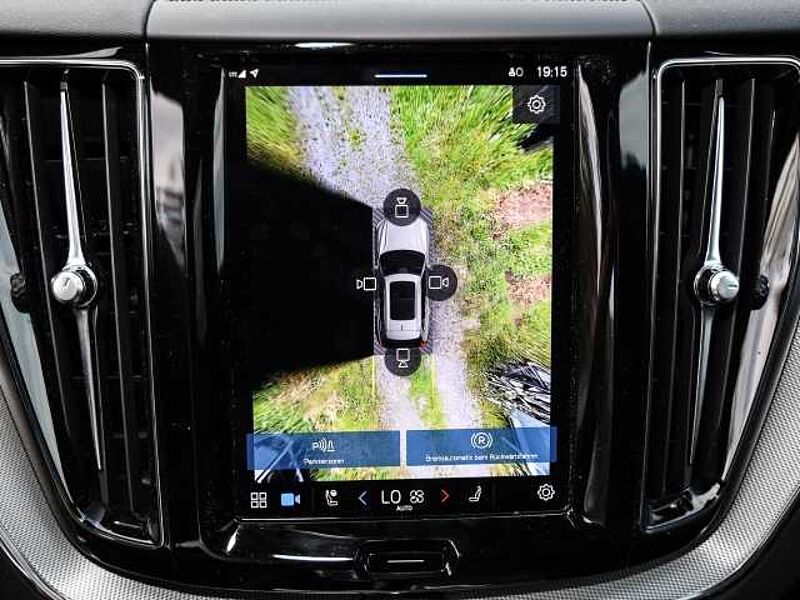 Volvo XC60 Plus Dark AWD B5 Benzin EU6d Allrad Leder digitales Cockpit Memory Sitze Soundsy