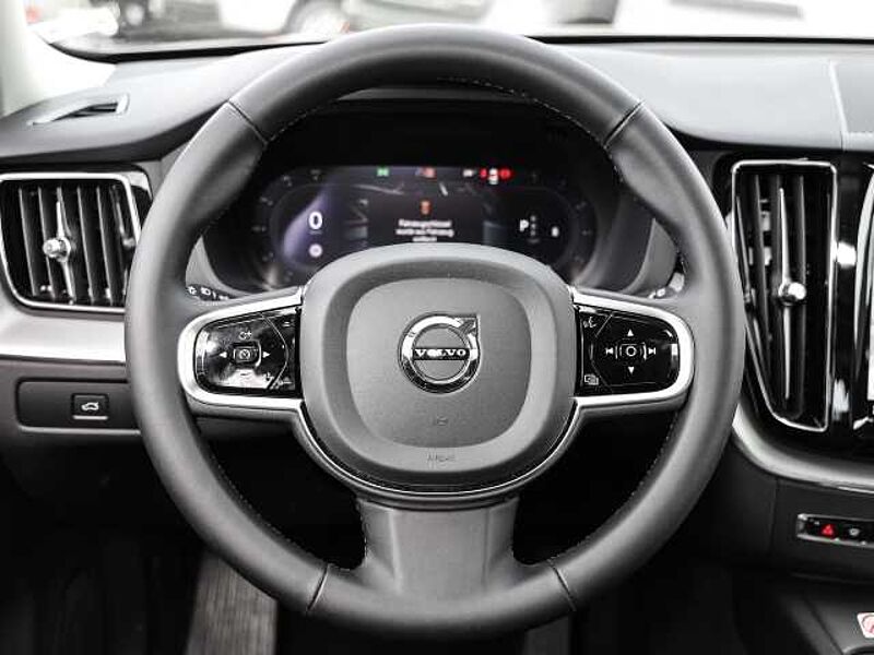 Volvo XC60 Plus Dark AWD B4 Diesel EU6d Allrad digitales Cockpit Memory Sitze Soundsystem