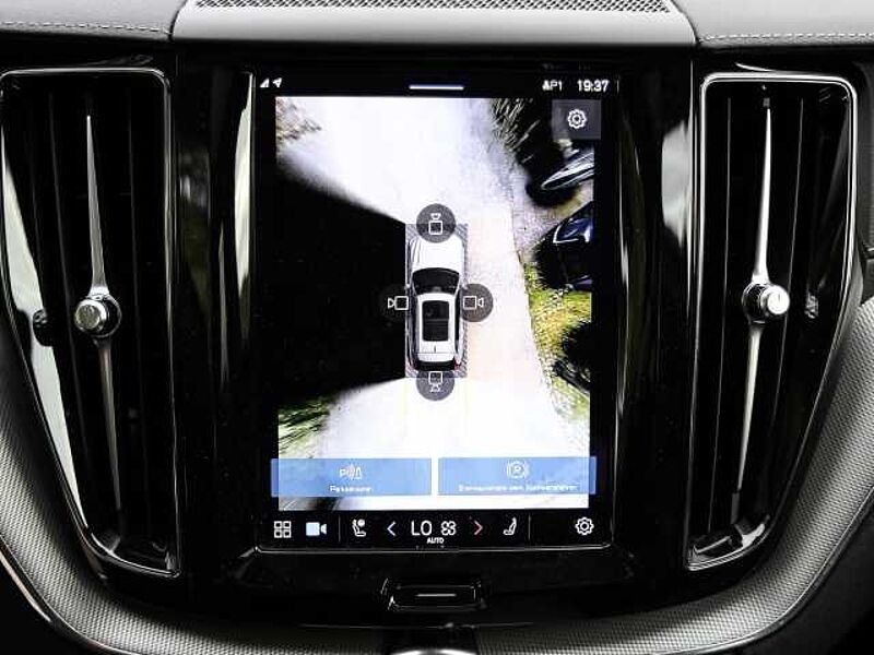 Volvo XC60 Ultimate Dark Recharge Plug-In Hybrid AWD T8 Twin Engine EU6d Allrad HUD StandHZ