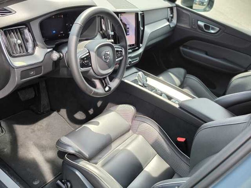 Volvo XC60 Plus Dark AWD B5 Benzin EU6d Allrad Leder digitales Cockpit Memory Sitze Soundsy