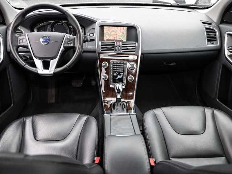 Volvo XC60 Summum AWD D4 DPF LEDER AHK Allrad StandHZG Navi digitales Cockpit Memory Sitze