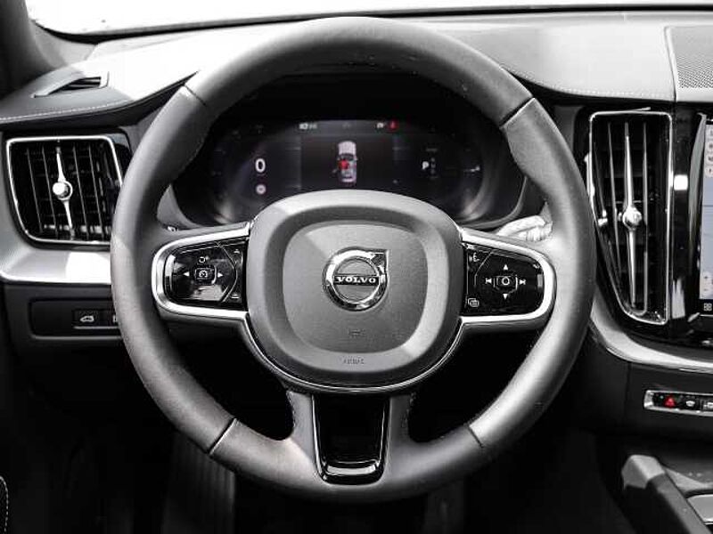 Volvo XC60 Ultimate Dark Recharge Plug-In Hybrid AWD T8 Twin Engine EU6d Allrad HUD StandHZ