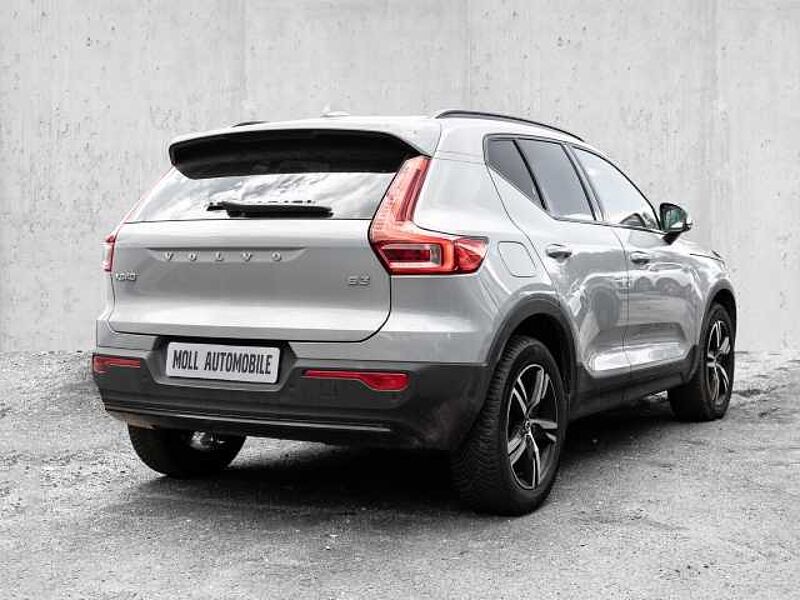 Volvo XC40 Plus Dark 2WD B3 EU6d digitales Cockpit Memory Sitze Soundsystem HarmanKardon LE