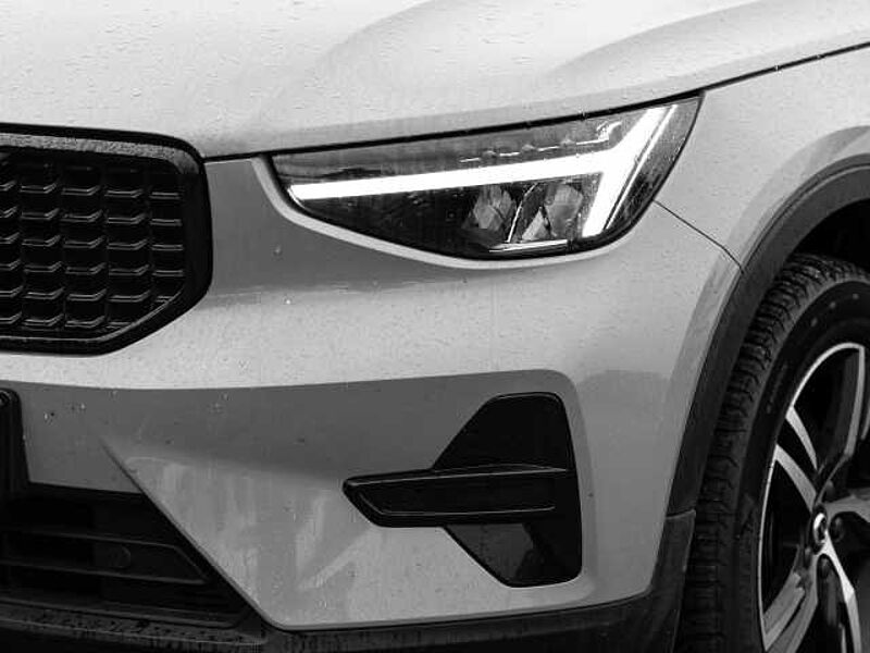 Volvo XC40 Plus Dark 2WD B3 EU6d digitales Cockpit Memory Sitze Soundsystem HarmanKardon LE