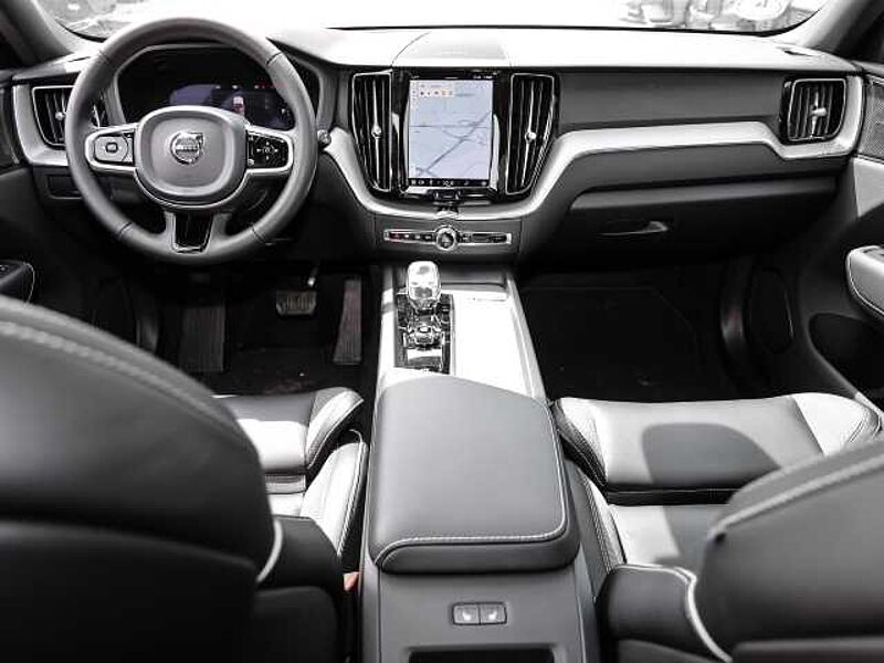 Volvo XC60 Plus Dark Recharge Plug-In Hybrid AWD T8 Twin Engine EU6e Allrad StandHZG digita