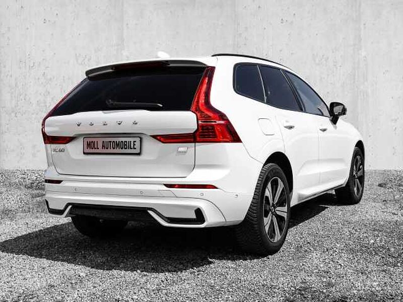 Volvo XC60 Plus Dark Recharge Plug-In Hybrid AWD T8 Twin Engine EU6e Allrad StandHZG digita