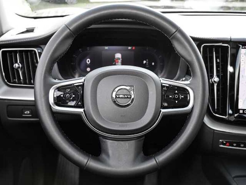 Volvo XC60 Ultimate Dark 2WD B4 Diesel EU6d HUD AD digitales Cockpit Memory Sitze Soundsyst