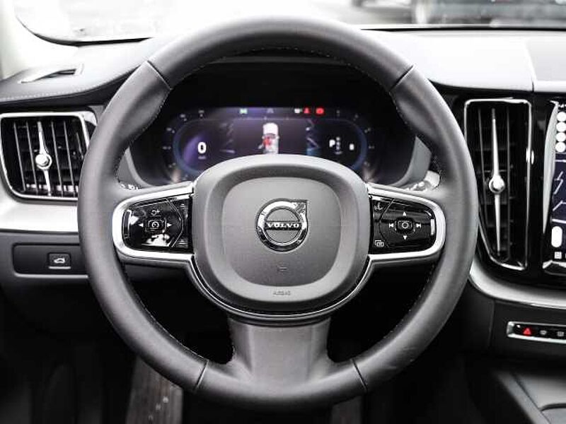 Volvo XC60 Ultimate Dark 2WD B4 Diesel EU6d HUD AD digitales Cockpit Memory Sitze Soundsyst