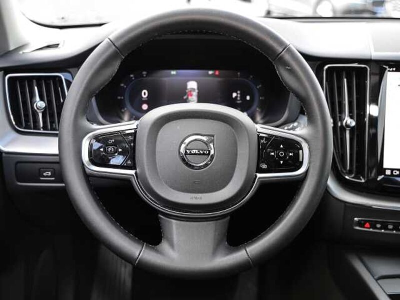 Volvo XC60 Plus Dark 2WD B4 Diesel EU6d digitales Cockpit Memory Sitze Soundsystem HarmanKa