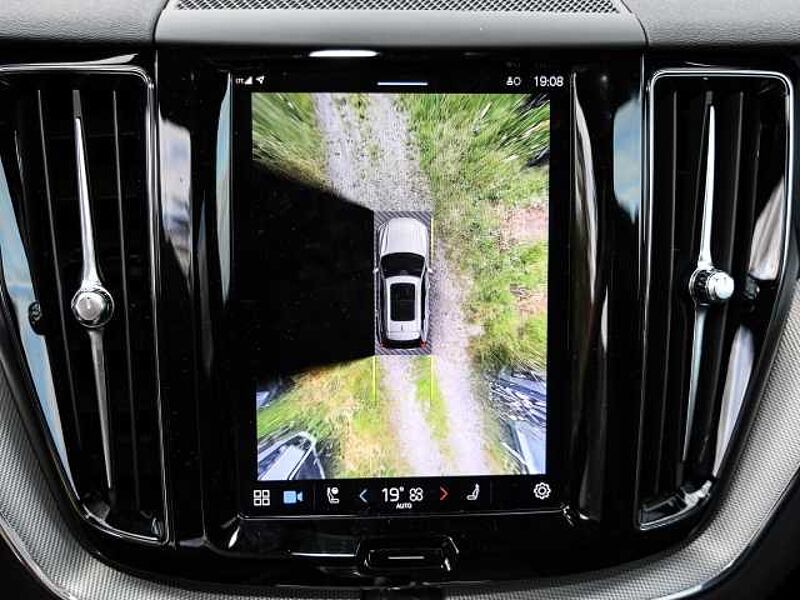 Volvo XC60 Plus Dark AWD B5 Benzin EU6d Allrad Leder digitales Cockpit Memory Sitze Soundsy