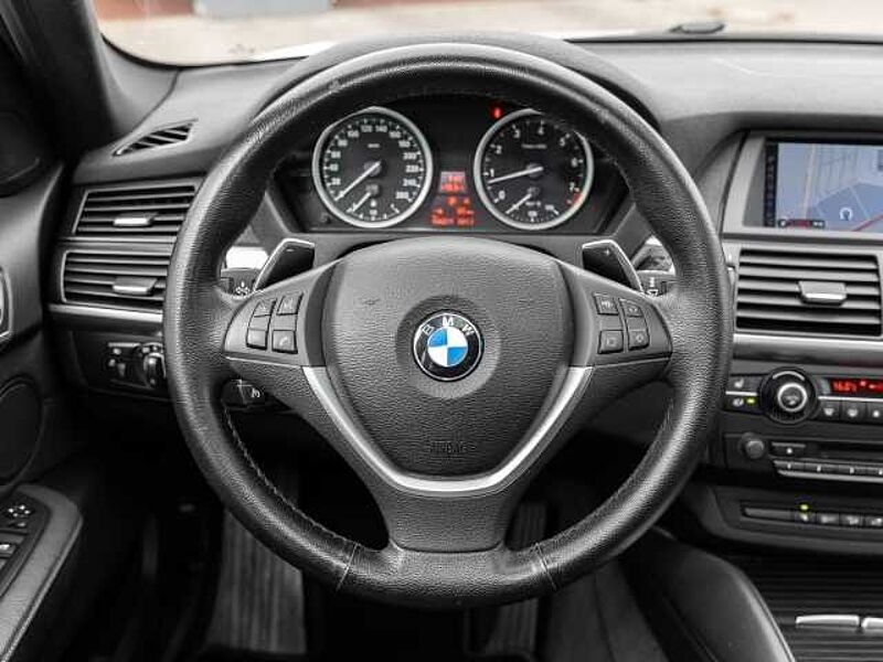 BMW X6 xDrive50i Allrad Sportpaket HUD Luftfederung Navi Leder Memory Sitze Soundsystem