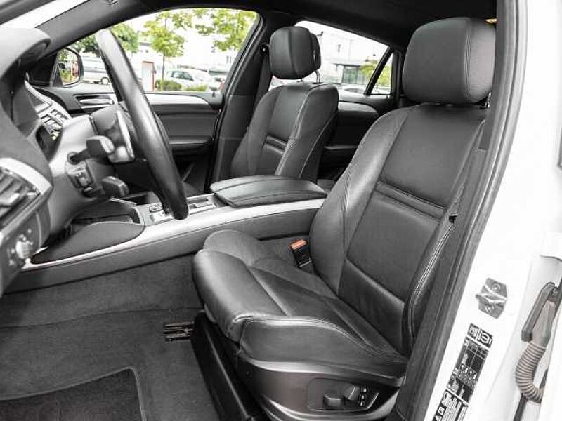 BMW X6 xDrive50i Allrad Sportpaket HUD Luftfederung Navi Leder Memory Sitze Soundsystem