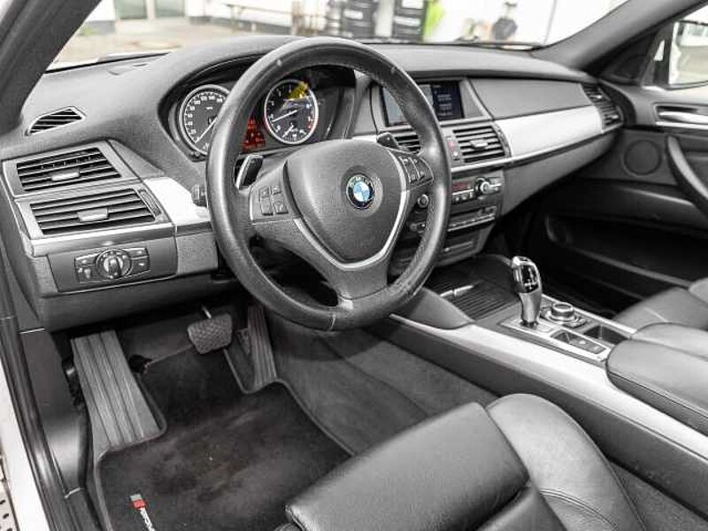 BMW X6 xDrive50i Allrad Sportpaket HUD Luftfederung Navi Leder Memory Sitze Soundsystem