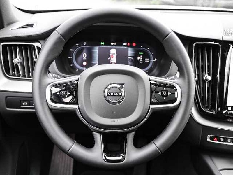 Volvo XC60 Ultimate Dark Recharge Plug-In Hybrid AWD T8 Twin Engine EU6d Allrad HUD StandHZ