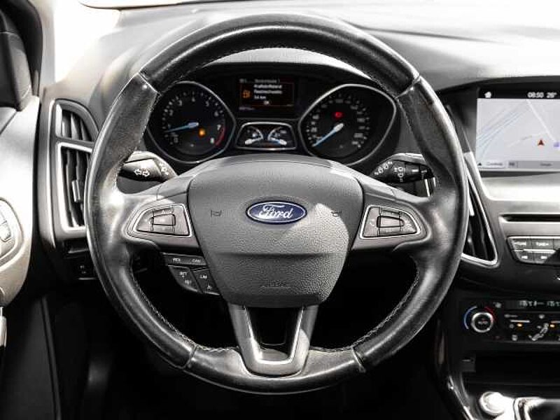 Ford Focus Titanium 1.5 EcoBoost AHK-abnehmbar Navi Apple CarPlay Android Auto Mehrzonenkli