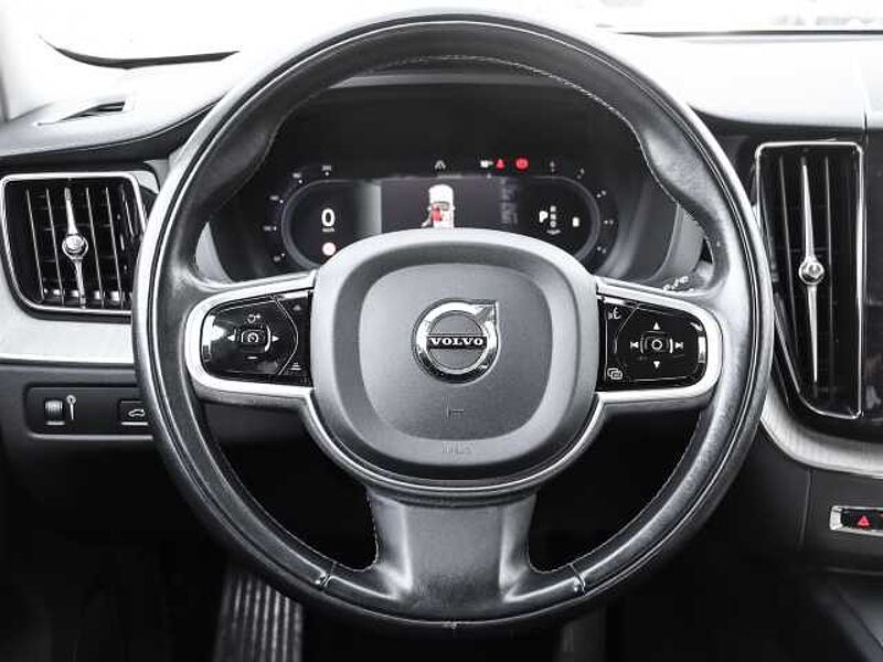 Volvo XC60 Inscription AWD B5 Diesel EU6d StandHZG AHK digitales Cockpit Memory Sitze Sound