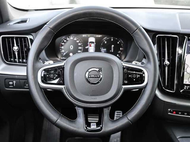 Volvo XC60 R Design 2WD D4 EU6d-T HUD Navi digitales Cockpit Memory Sitze Soundsystem Harma