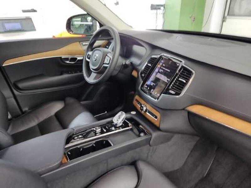 Volvo XC90 Plus Bright Recharge AWD T8 Twin Engine EU6d 7-Sitzer Allrad digitales Cockpit M