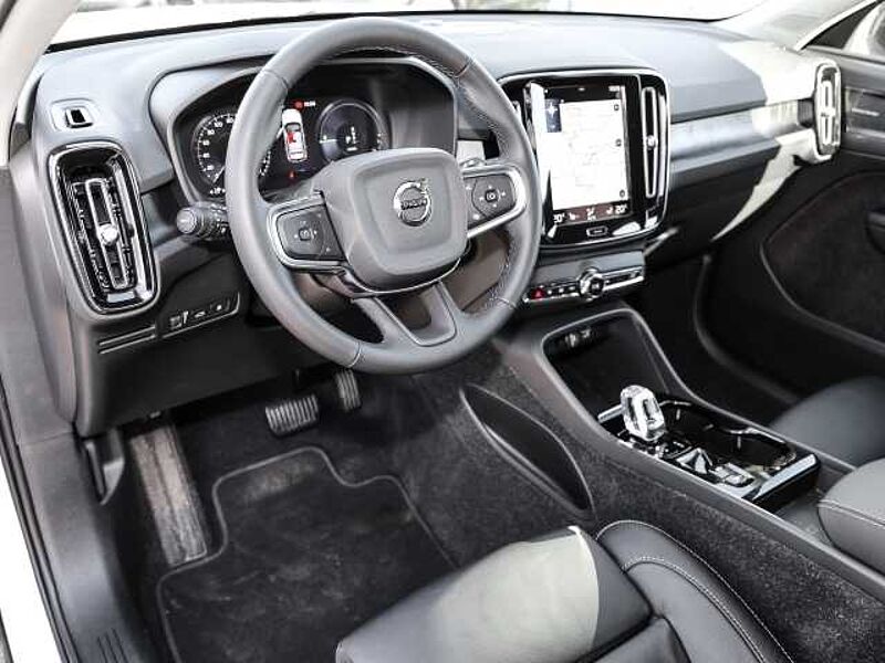 Volvo XC40 Plus Dark Recharge Plug-In Hybrid 2WD T5 Twin Engine EU6d StandHZG Navi digitale