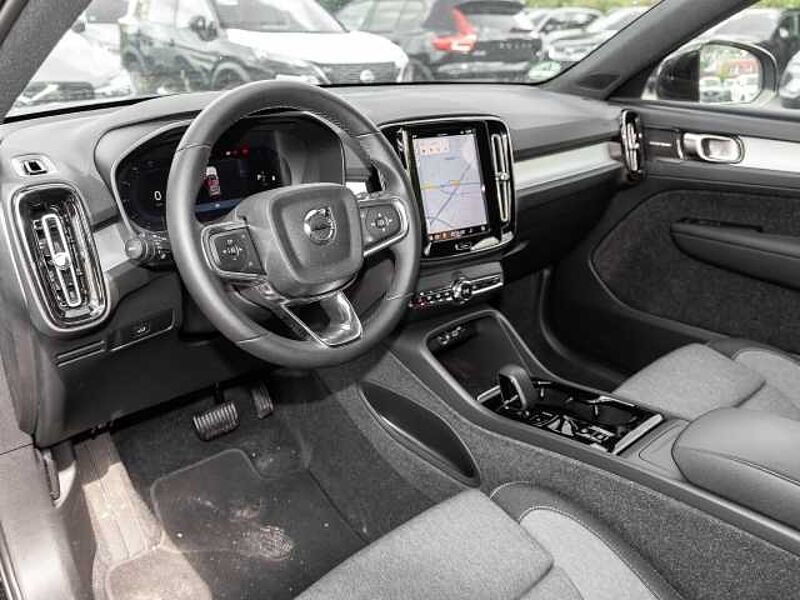 Volvo XC40 Plus Dark 2WD B3 EU6d Navi digitales Cockpit Memory Sitze Soundsystem HarmanKard