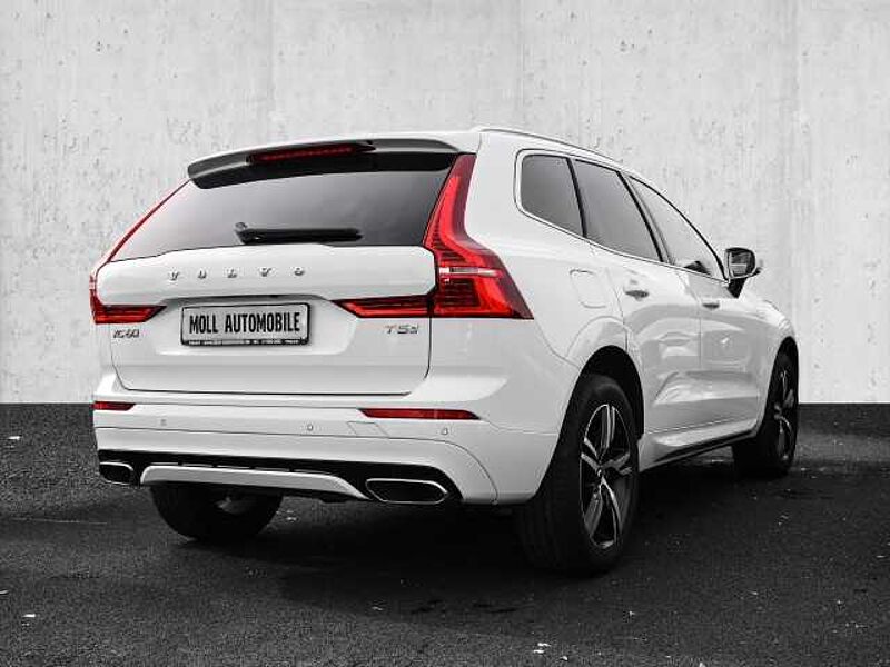 Volvo XC60 R Design 2WD T5 EU6d-T Navi digitales Cockpit Soundsystem HarmanKardon LED Kurve