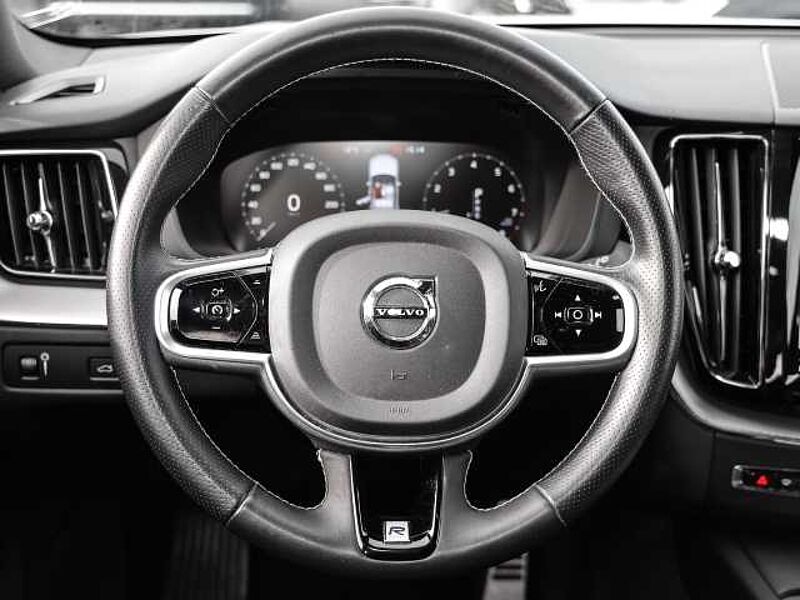 Volvo XC60 R Design 2WD T5 EU6d-T Navi digitales Cockpit Soundsystem HarmanKardon LED Kurve