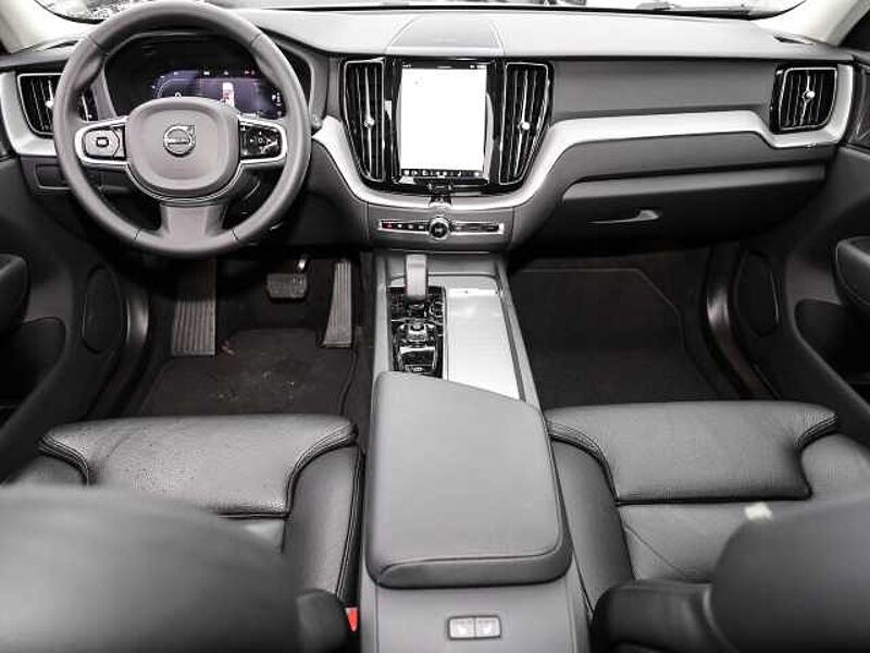 Volvo XC60 Plus Dark 2WD B4 Benzin EU6d AHK digitales Cockpit Memory Sitze Soundsystem Harm