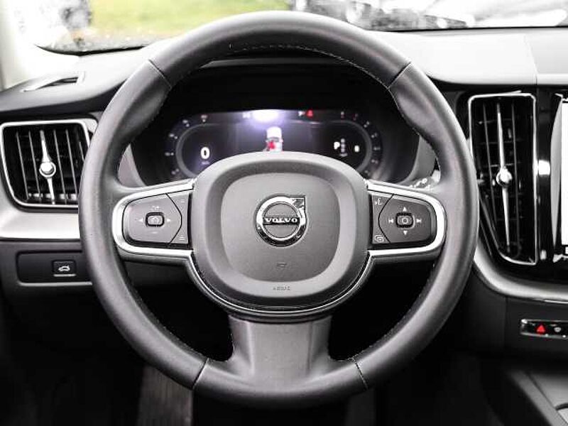 Volvo XC60 Core 2WD B4 Benzin EU6d StandHZG AHK digitales Cockpit Memory Sitze Soundsystem