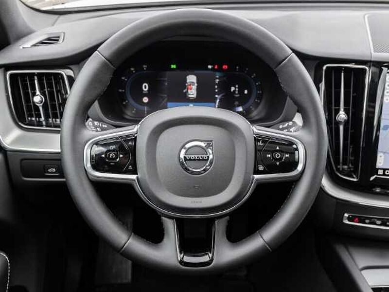 Volvo XC60 Plus Dark 2WD B4 Benzin EU6d StandHZG Leder digitales Cockpit Memory Sitze Sound