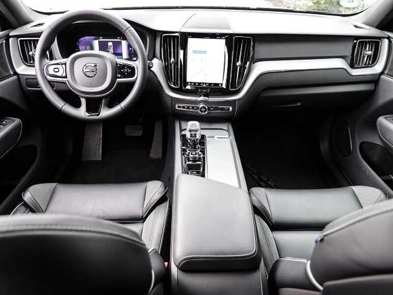 Volvo XC60 Plus Dark 2WD B4 Benzin EU6d StandHZG Leder digitales Cockpit Memory Sitze Sound