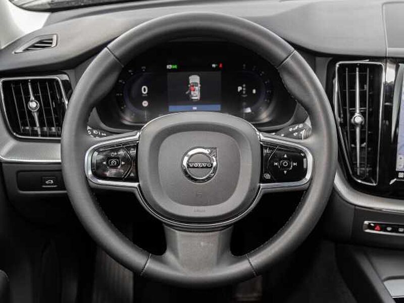 Volvo XC60 Plus Bright 2WD B4 Benzin EU6d digitales Cockpit Memory Sitze Soundsystem LED Sc