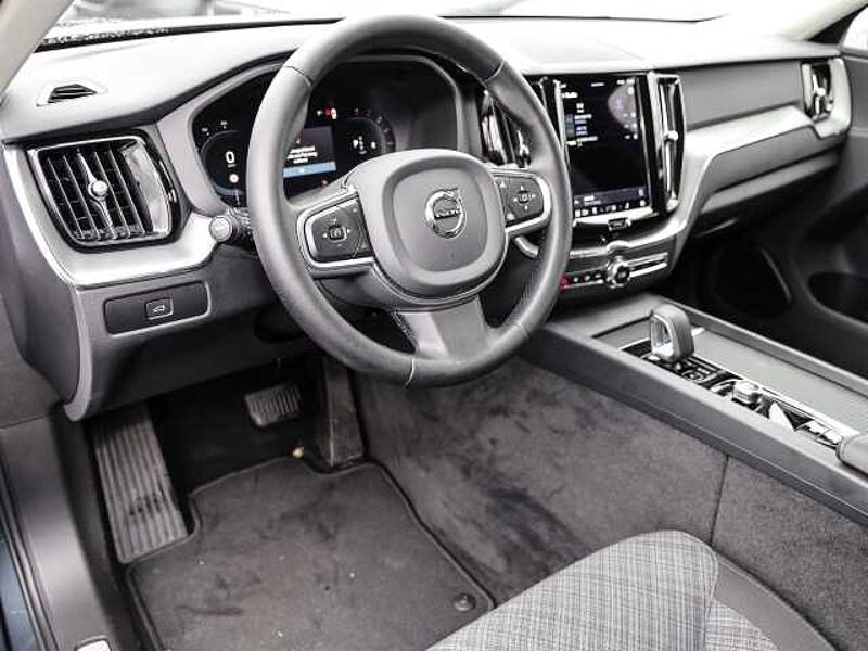 Volvo XC60 Core 2WD B4 Benzin EU6d digitales Cockpit Soundsystem LED Scheinwerferreg.