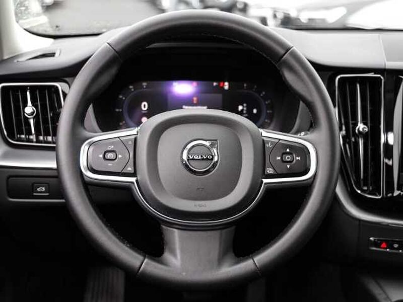 Volvo XC60 Core 2WD B4 Benzin EU6d digitales Cockpit Soundsystem LED Scheinwerferreg.